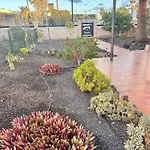 Outside Con Piscina Villa