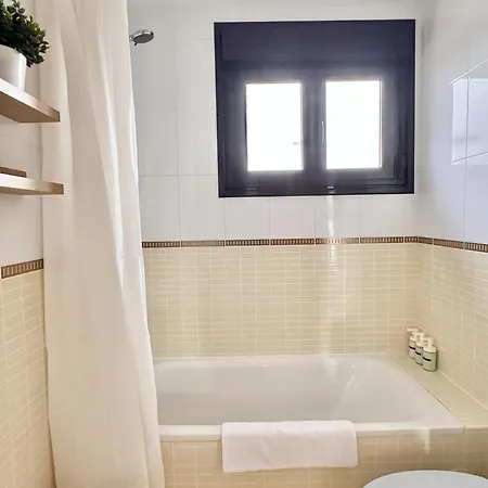 Villa Outside Con Piscina