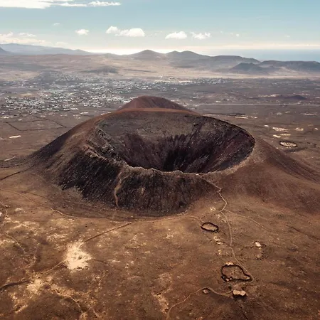 Outside Con Piscina Вилла *