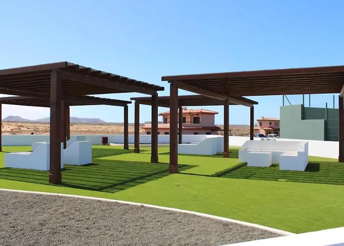 Outside Con Piscina Вилла