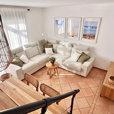 Villa Outside Con Piscina