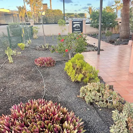 Outside Con Piscina Villa