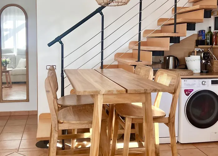 Outside Con Piscina Villa