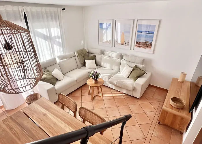 Villa Outside Con Piscina