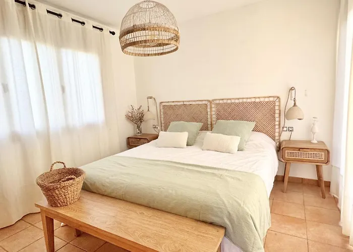 Outside Con Piscina Вилла *